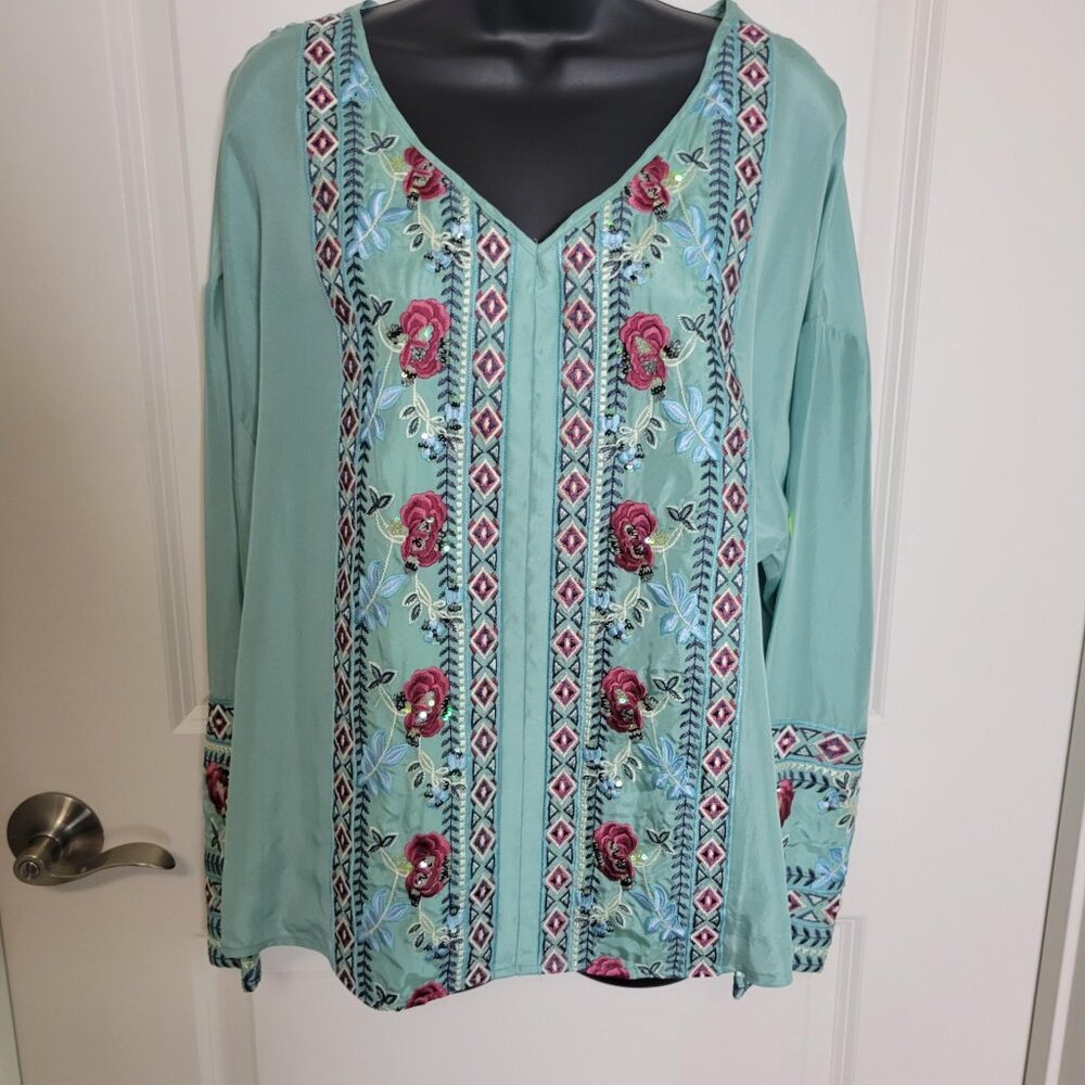 Sundance Silk Top Blouse Size L Embroidered Floral V Neck 100% Silk Tunic Boho